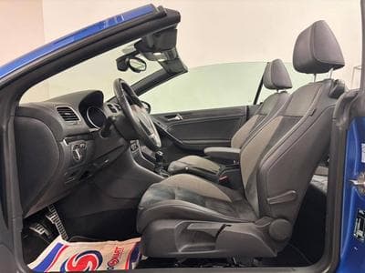 VW Golf VI Cabriolet BMT*ALCANTARA*BLUETOOTH* (2016) - Foto 12