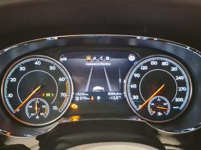 Bentley Bentayga Speed W12 (2019) - Foto 11