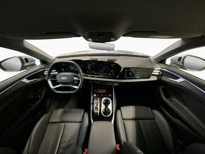 Audi A6 Avant+S-Tronic+TDI+P.Business (2025) - Photo 2