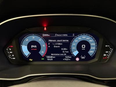 Audi Q3 Sportback S-Line S-Tronic PANO 35 TDI 150 (2025) - Photo 14