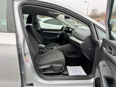 VW Golf VIII 1.0 eTSI 110 DSG7 Life NAVI/CAM/VIRTUAL (2023) - Photo 9