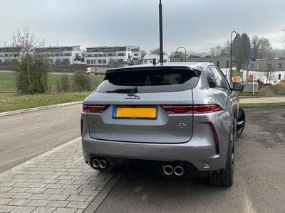 Jaguar F-Pace SVR (2024) - Photo 4