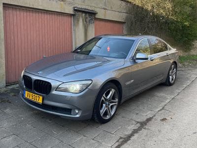 BMW 730 (2010) - Photo 1