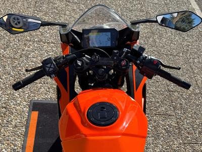 KTM RC 390 (2022) - Foto 2
