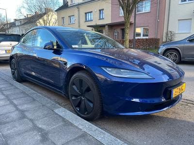 Tesla Model 3 Highland Dual Motor Long Range (2024) - Photo 1