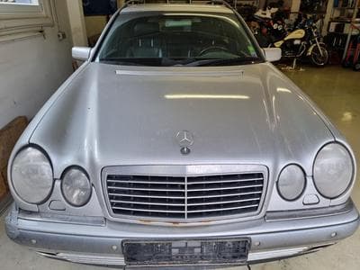 Mercedes E 320 (1998) - Photo 1