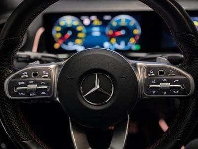 Mercedes GLB 200 AMG Line 7 places Toit Pano Attelage (2021) - Photo 7