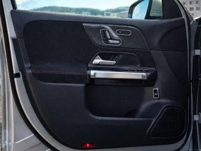 Mercedes GLB 200 AMG Line 7 places Toit Pano Attelage (2021) - Foto 11