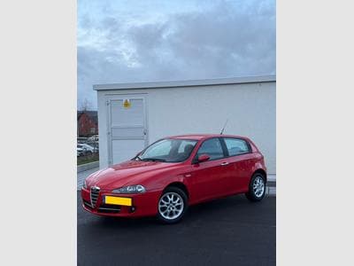 Alfa-Romeo 147 1.6 TS 16V (2009) - Photo 1