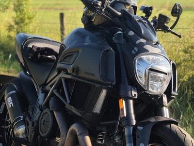 Ducati Diavel 1200 Dark (2018) - Foto 1