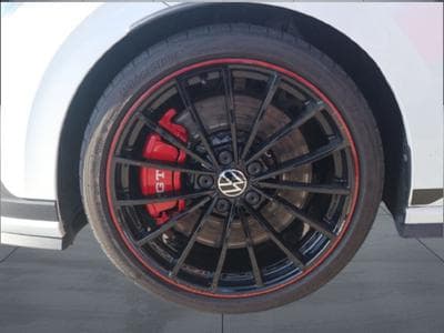 VW Golf Golf VIII GTI CLUBSPORT PACK PERF ** Akra ** Toit ouvrant ** (2023) - Photo 8