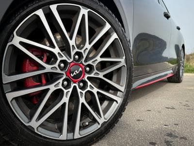 Kia ProCeed GT 1.6T-GDi 204 DCT (2023) - Foto 8