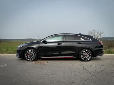 Kia ProCeed GT 1.6T-GDi 204 DCT (2023) - Foto 6