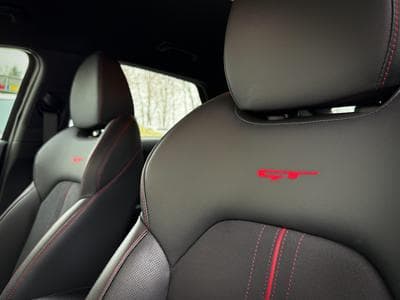 Kia ProCeed GT 1.6T-GDi 204 DCT (2023) - Foto 13