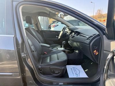 Renault Laguna III Break 2.0 dCi 175 Aut. Initiale 28500km!!! (2011) - Photo 9