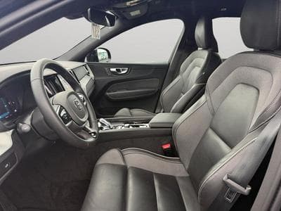 Volvo XC60 B5 Black Edition Plus / Essence (2025) - Foto 10