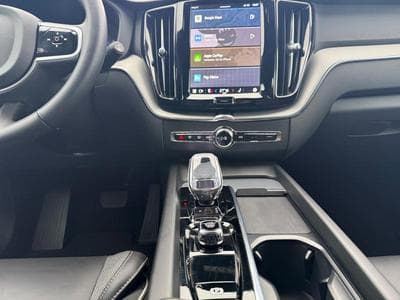 Volvo XC60 B5 Black Edition Plus / Essence (2025) - Foto 11