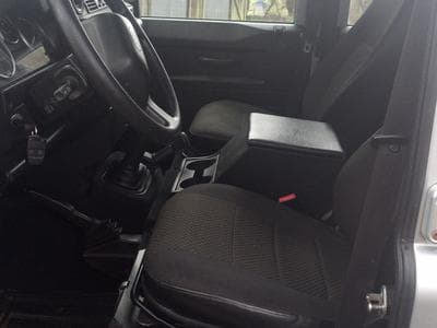 Land-Rover Defender (2013) - Photo 11