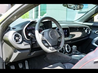 Chevrolet Camaro ZL1 6.2 V8 RWD - MANUAL 6 – SHOCK YELLOW (2020) - Foto 9