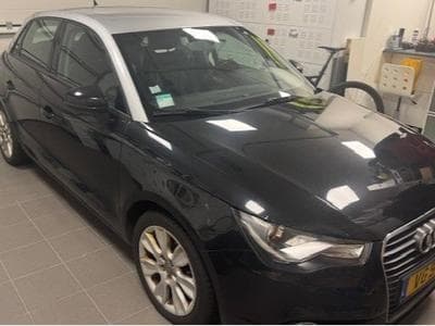 Audi A1 sportback 1,6 TDi 105 CV Ambition (2012) - Foto 1