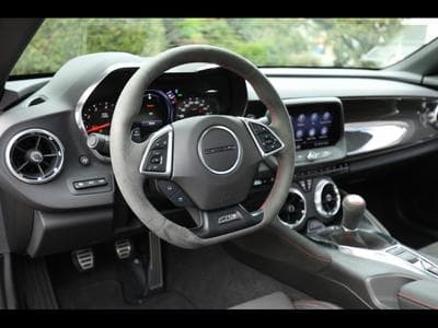 Chevrolet Camaro ZL1°MANUAL 6°PANO°RECARO°KEYLESS°BOSE°KAM°HUD (2020) - Foto 10