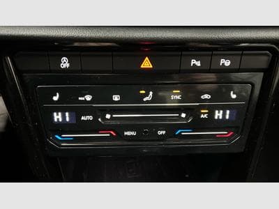 VW T-Roc 150cv R-Line Edition DSG (2024) - Foto 9