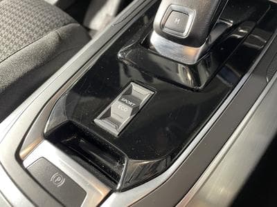 Peugeot 308 SW 1.5 BlueHDI 130 ACTIVE EAT8 GPS CARPLAY (2021) - Foto 11