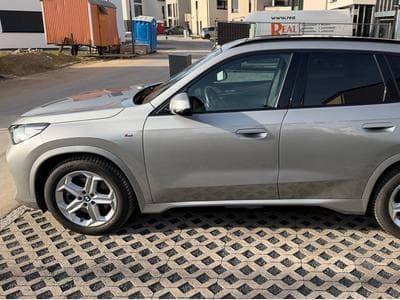 BMW X1 23d 3xMsport p. att. rem. Harman C. (2024) - Foto 1