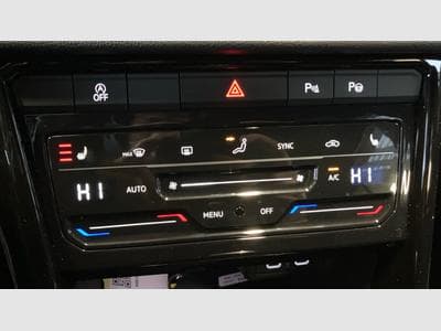 VW T-Roc 150cv R-Line Edition DSG CAMERA/ACC/HAYON ELEC (2025) - Foto 6