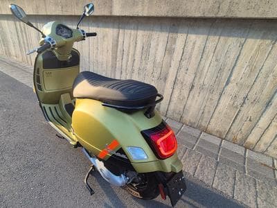 Vespa GTS Super Sport 125 (2024) - Photo 2