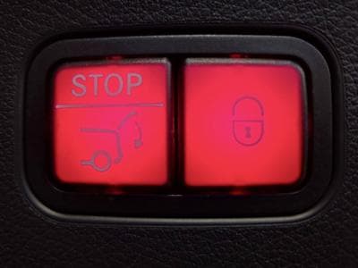 Mercedes GLC 200 4MATIC COUPE AMG LINE PANO CUIR NAVI 1 HAND (2026) - Foto 12