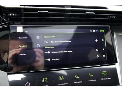 Peugeot 308 BlueHDi 130 EAT8 GT ACC Focal toit panoramique (2025) - Photo 11