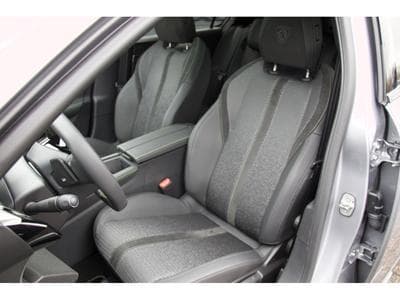 Peugeot 308 BlueHDi 130 EAT8 GT ACC Focal toit panoramique (2025) - Photo 6