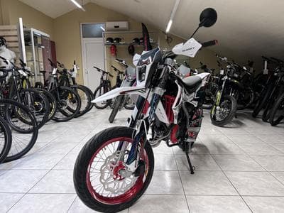 Rieju MRT 50 SM Trophy Mirage (2026) - Photo 2