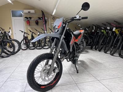 Rieju MRT 50 SM Grey (2026) - Photo 2