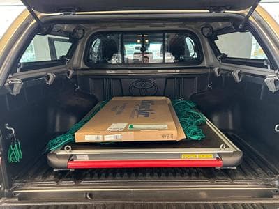 Toyota Hilux Double Cab Invincible 4x4 (2025) - Photo 13