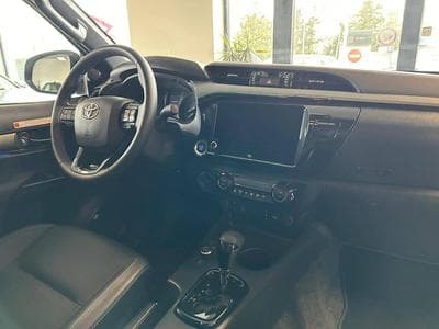 Toyota Hilux Double Cab Invincible 4x4 (2025) - Photo 10