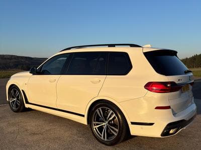 BMW X7 xDrive 40d M-Sport (2022) - Foto 4
