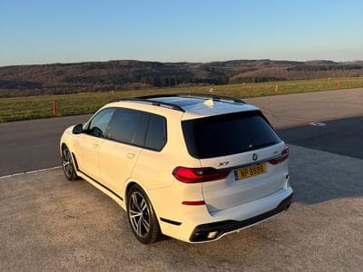 BMW X7 xDrive 40d M-Sport (2022) - Foto 11