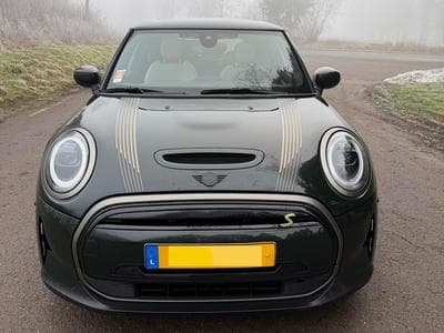 Mini Cooper (2023) - Photo 1