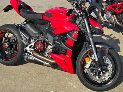 Ducati Streetfighter V2 2022 (2022) - Photo 2