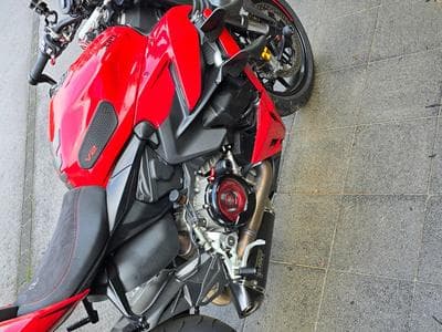 Ducati Streetfighter V2 2022 (2022) - Photo 6