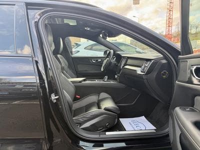 Volvo V60 Kombi R-Design Aut. Pano/Harmann/Cam/CarPlay (2020) - Photo 9