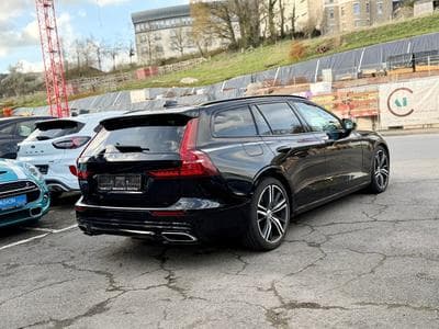 Volvo V60 Kombi R-Design Aut. Pano/Harmann/Cam/CarPlay (2020) - Photo 6