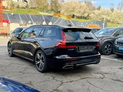 Volvo V60 Kombi R-Design Aut. Pano/Harmann/Cam/CarPlay (2020) - Photo 4