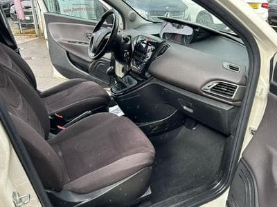 Lancia Ypsilon 1.3 JTD 95CV 5 PORTES 1 MAIN 74.000KM (2011) - Photo 13