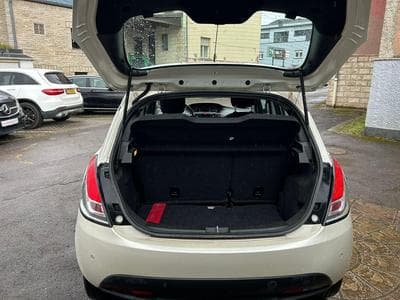 Lancia Ypsilon 1.3 JTD 95CV 5 PORTES 1 MAIN 74.000KM (2011) - Photo 6