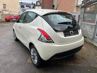 Lancia Ypsilon 1.3 JTD 95CV 5 PORTES 1 MAIN 74.000KM (2011) - Photo 4