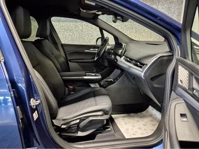 BMW 218 D LUXURY LINE HEAD UP HARMAN KARDON CUIR NAVI WARRANTY BMW 0 (2024) - Foto 4