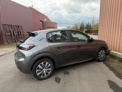 Peugeot 208 1.5 HDI 102CH Active (2020) - Photo 4